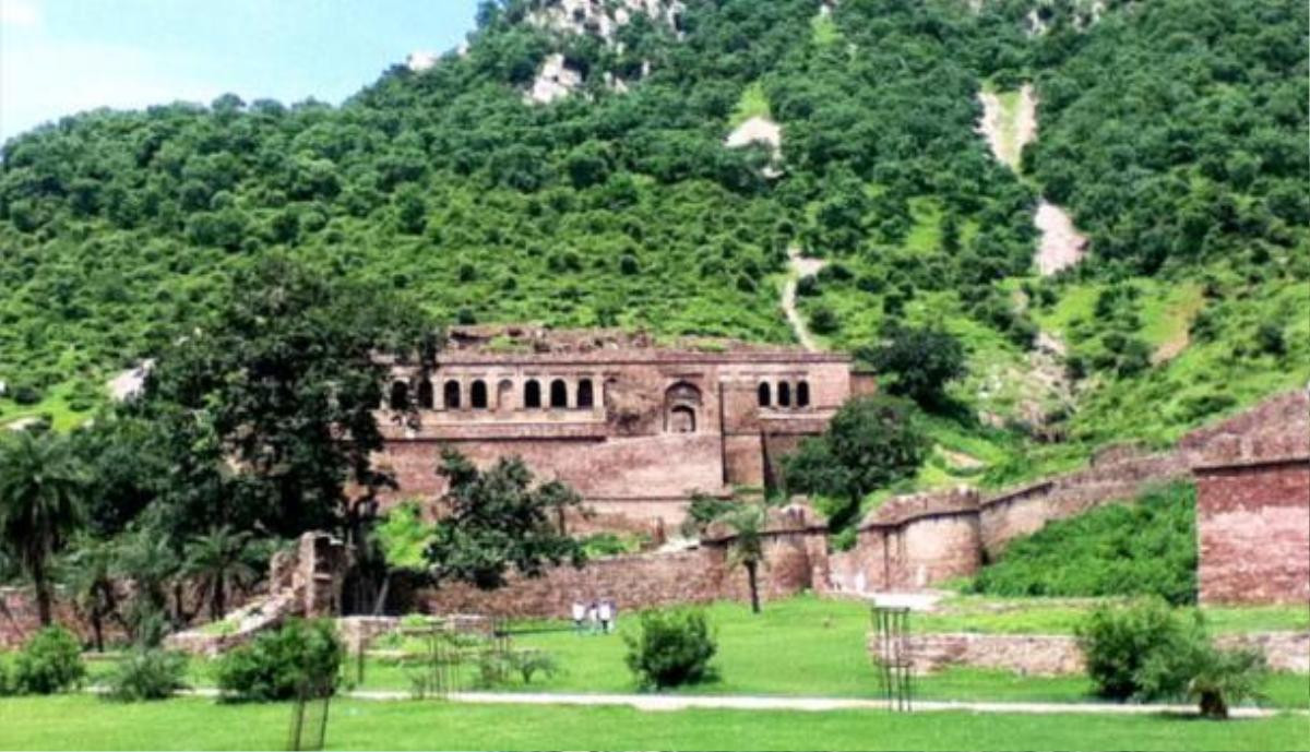 Pháo đài Bhangarh và lời nguyền một đi không bao giờ trở lại Ảnh 2