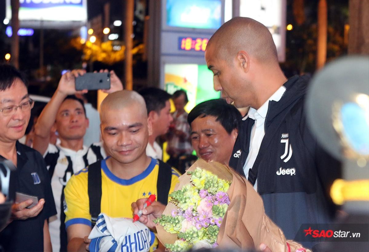 Cực hot: Nhà vô địch World Cup David Trezeguet đá với đội của Hoàng Bách Ảnh 3