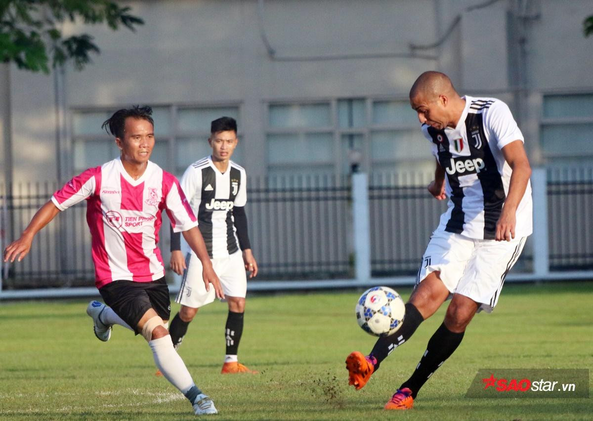 David Trezeguet lập công, đội của Hoàng Bách thua đầy kịch tính Ảnh 10