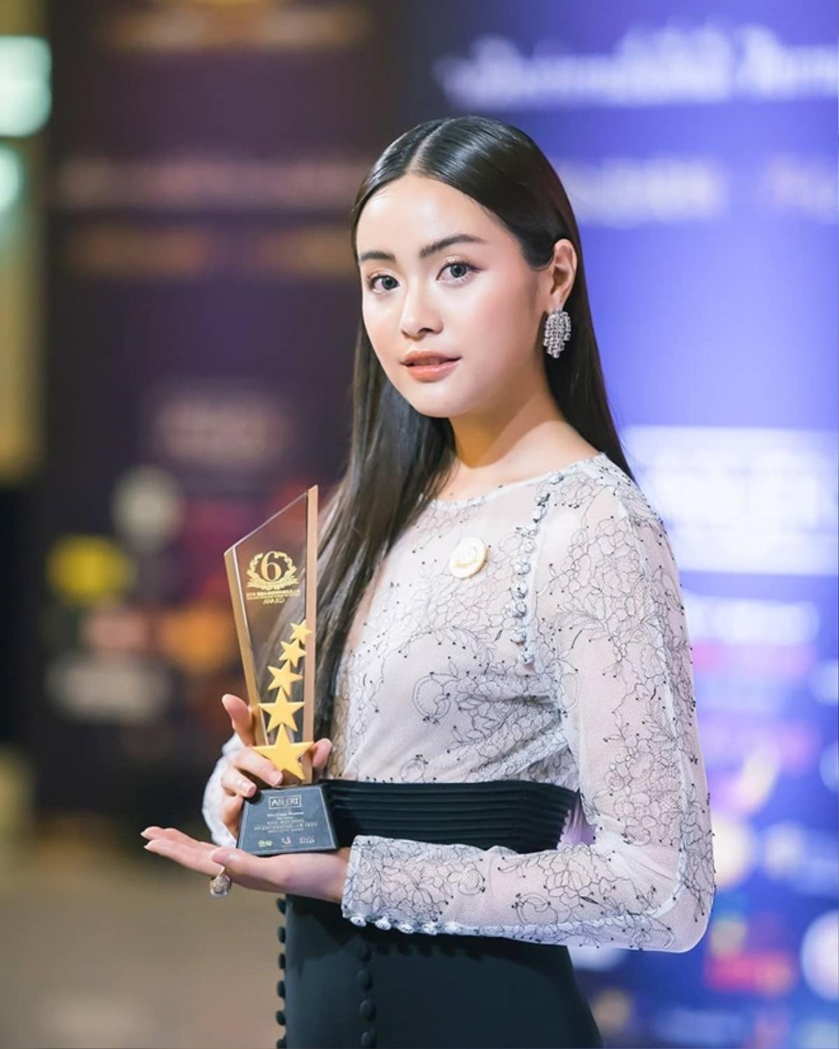 Bella Ranee, Aom Sushar và nhiều sao Thái được trao giải thưởng 'Nhân vật của năm 2018' Ảnh 18