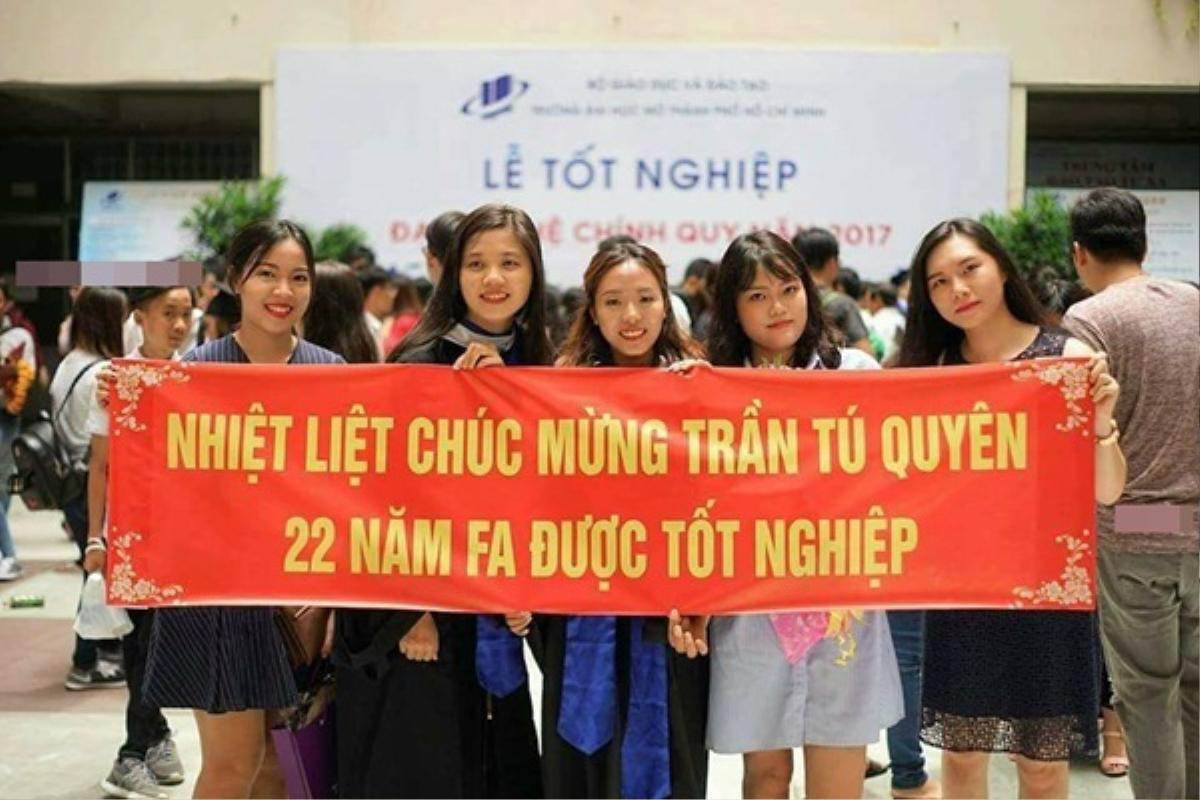 Gái ế 22 năm cuối cùng cũng tốt nghiệp Ngoại thương, hội bạn thân tặng ngay lời chúc không thể 'bá đạo' hơn! Ảnh 4