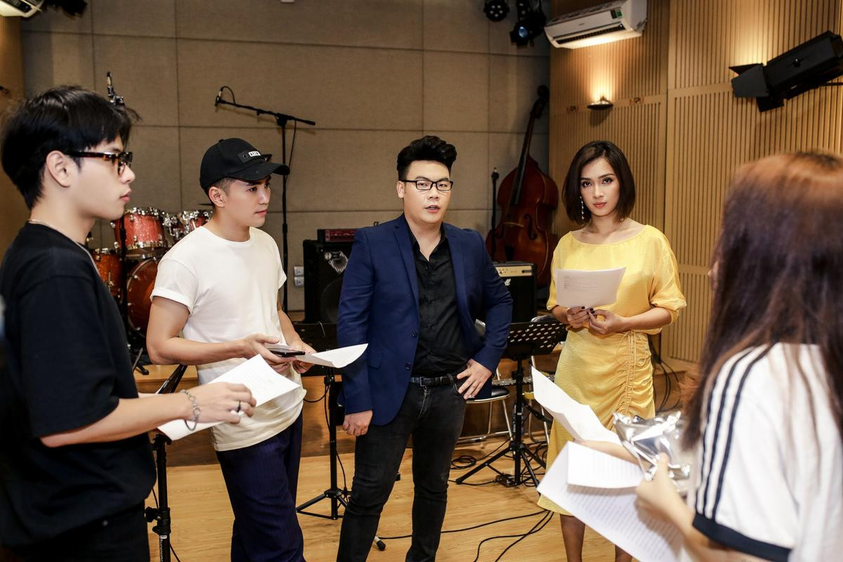 'Át chủ lực' The Voice 2018 Gia Nghi - Thái Bình bị đặt vào thế đối đầu nhưng vẫn phải… 'Yêu xa' Ảnh 11