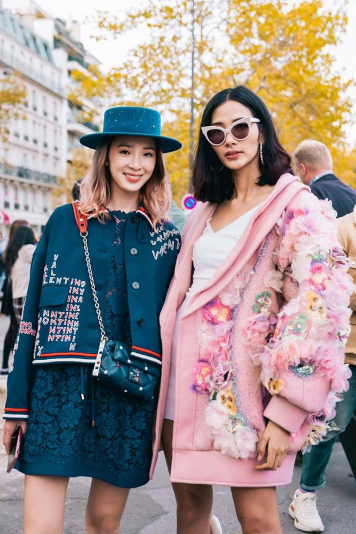 Hoàng Thùy lấn át cô nàng Astrid 'Crazy Rich Asians' tại Paris Fashion Week Ảnh 2