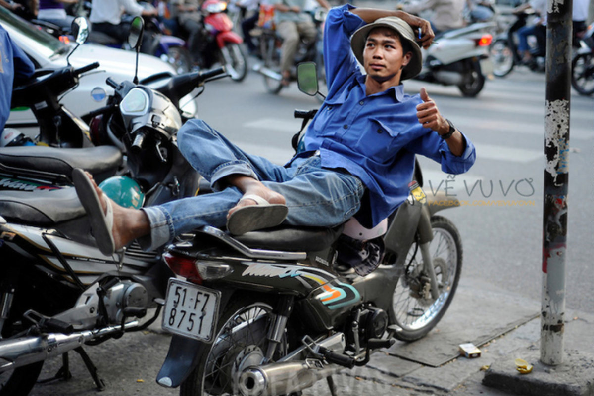 Bị dân mạng chế làm công nhân mỏ than, Chinh ‘đen’ không chối còn chia sẻ đúng chất 'thánh lầy' Ảnh 3