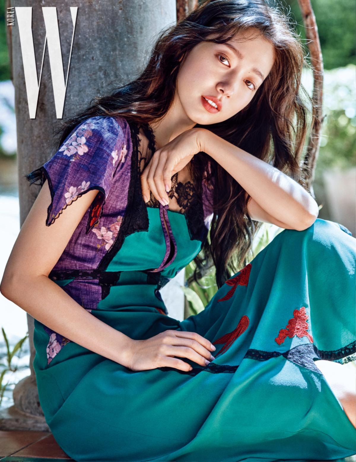 Park Shin Hye tái xuất màn ảnh rộng, đóng cặp cùng 'nàng thơ' Jeon Jong Seo của 'Burning' Ảnh 4