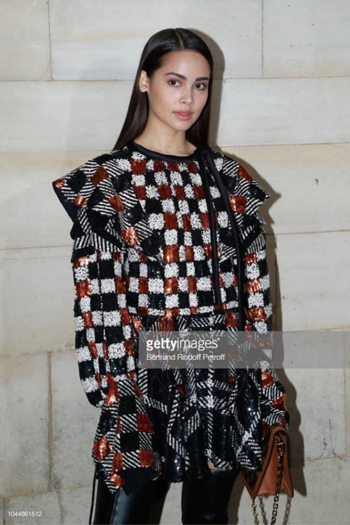 Yaya Urassaya được Vogue bình chọn là sao mặc đẹp nhất tại Louis Vuitton show Ảnh 10