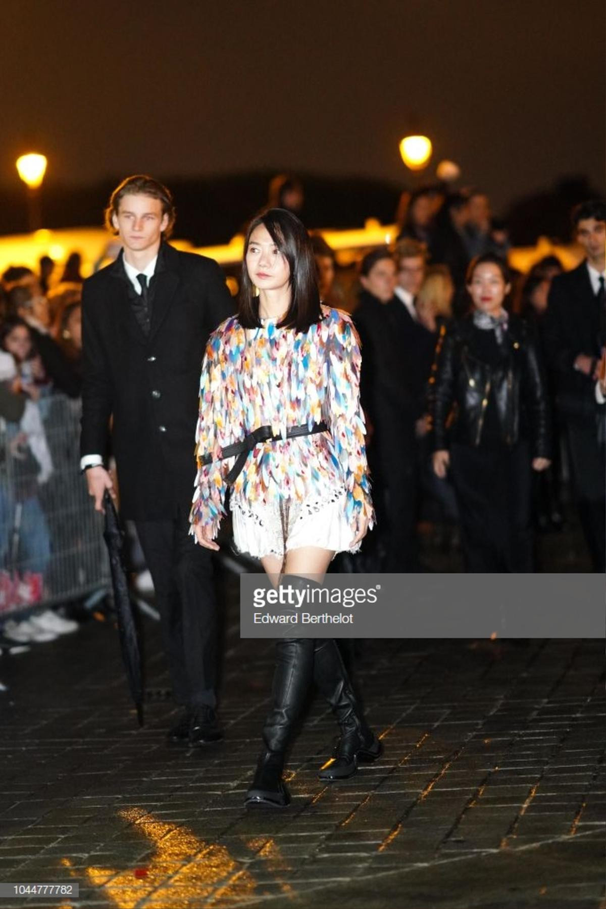 Chu Nhất Long 'đốn tim' fan - Bae Doo Na, Thư Kỳ và Yaya Urassaya khoe sắc tại 'Paris Fashion Week' ngày 9 Ảnh 21