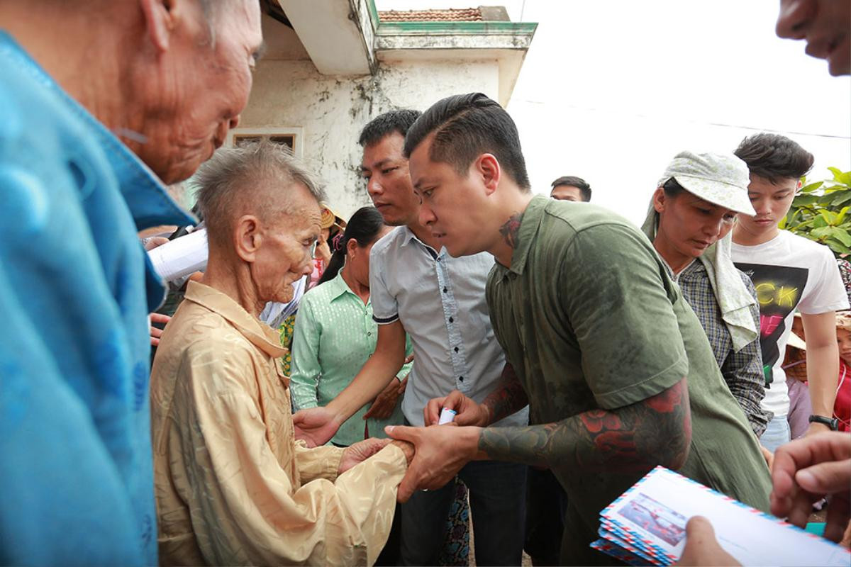 Tuấn Hưng 20 năm sự nghiệp: Giọt nước mắt không 'rửa trôi' được hào quang! Ảnh 7