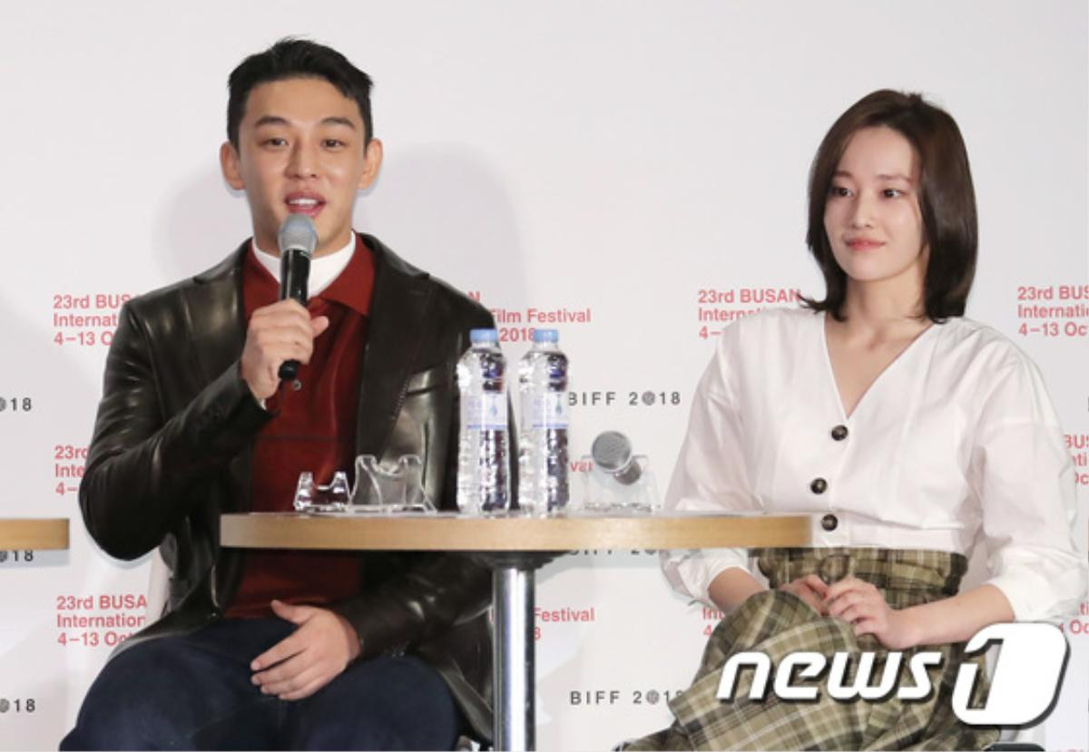 Vượt bão Kong-rey, Han Ji Min - Yoo Ah In, Joo Ji Hoon và Kim Go Eun gặp gỡ khán giả tại 'LHP Busan' ngày 3 Ảnh 34