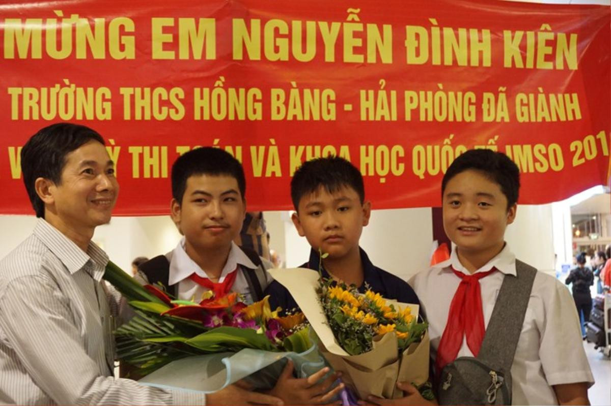 Nam sinh giành huy chương vàng Olympic Toán học biết đọc từ 3 tuổi Ảnh 1