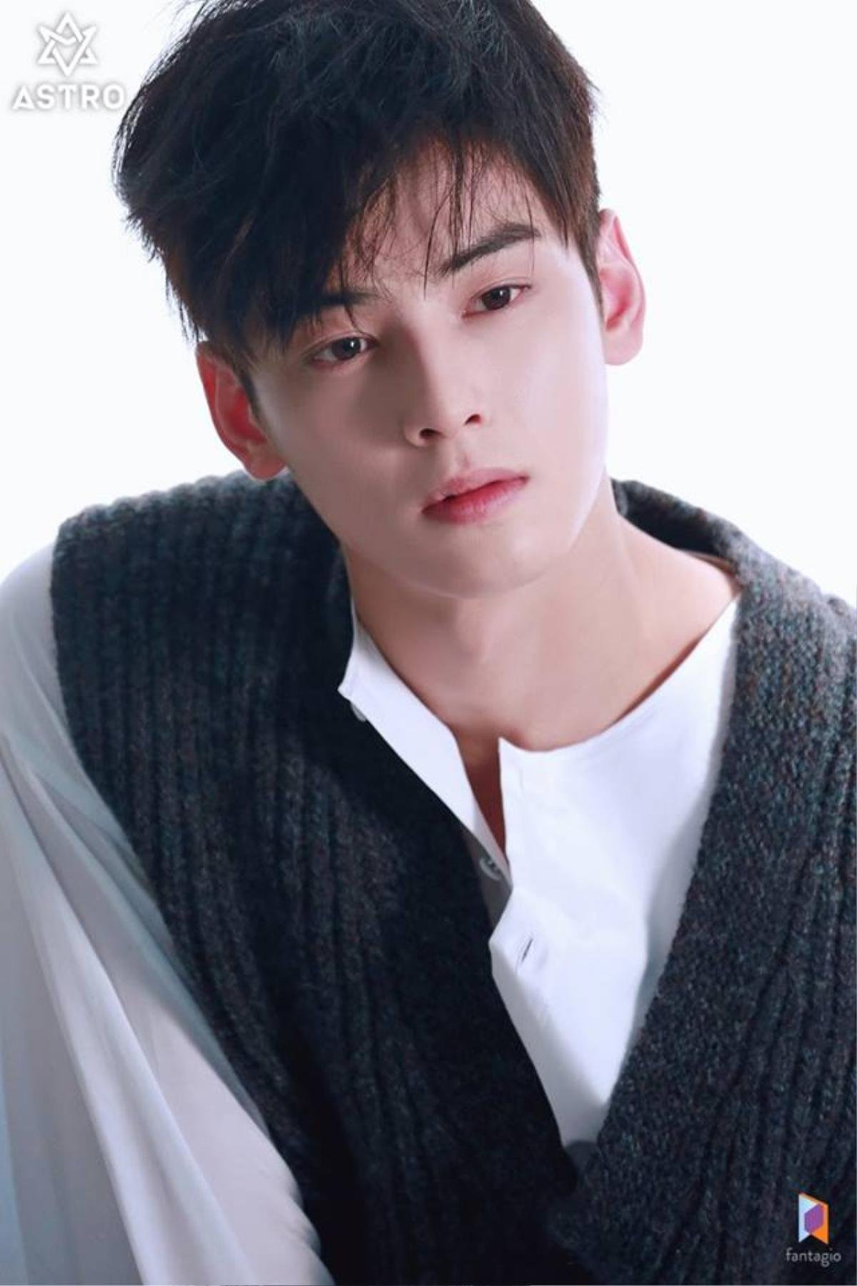 Loạt ảnh đẹp 'rụng tim' của Cha Eun Woo (ASTRO) trên tạp chí Elle Korea tháng 10 mà bạn không xem sẽ tiếc Ảnh 10