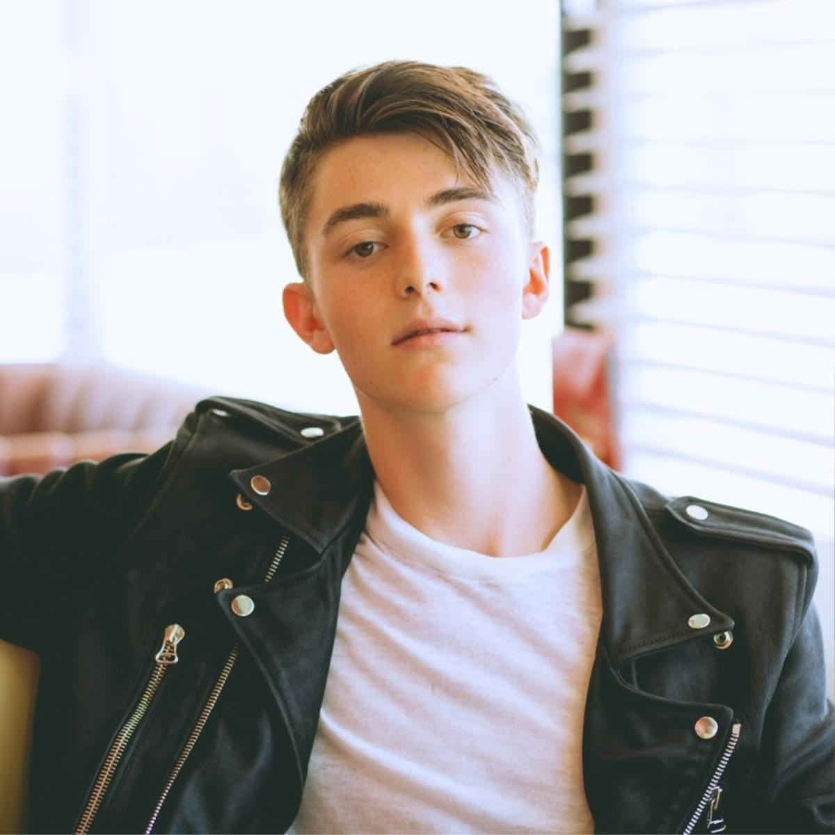 Thần đồng âm nhạc nước Mĩ Greyson Chance tự tin công khai đồng tính và sở hữu vẻ đẹp ngây thơ suốt thập kỉ Ảnh 6