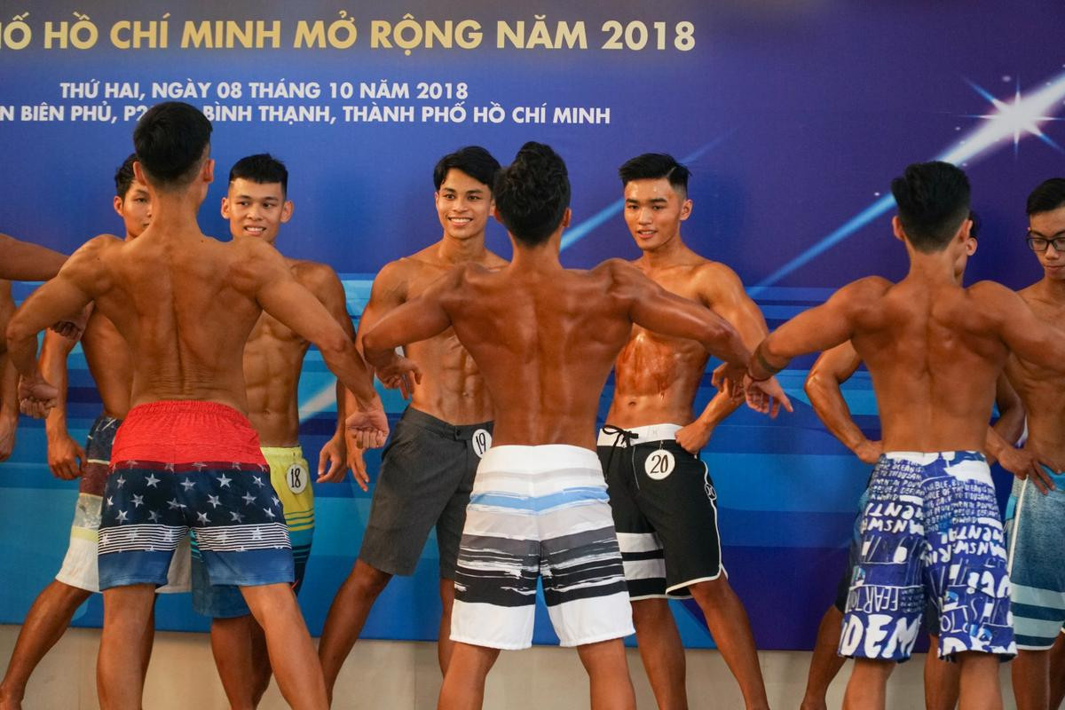 Đã mắt xem 'soái ca' khoe 'body' 6 múi quyến rũ chết người tại giải Thể hình - Fitness sinh viên TP.HCM Ảnh 3