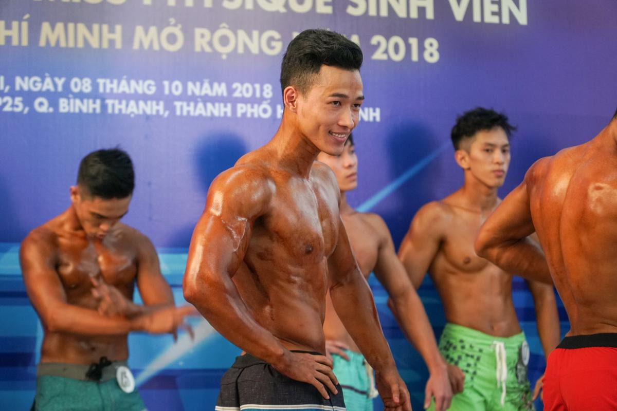 Đã mắt xem 'soái ca' khoe 'body' 6 múi quyến rũ chết người tại giải Thể hình - Fitness sinh viên TP.HCM Ảnh 4