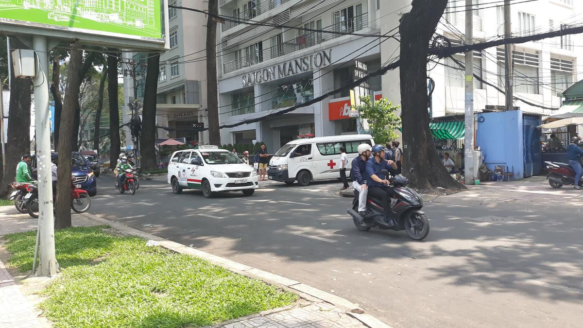 Nghi vấn cô gái trẻ tử vong do rơi từ tòa nhà cao tầng ở Sài Gòn Ảnh 1