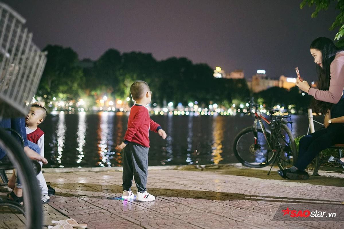 Hà Nội ngày trở gió, chỉ cần bên nhau với những vòng tay siết chặt để thấy càng thêm yêu cuộc sống nhiều hơn Ảnh 11