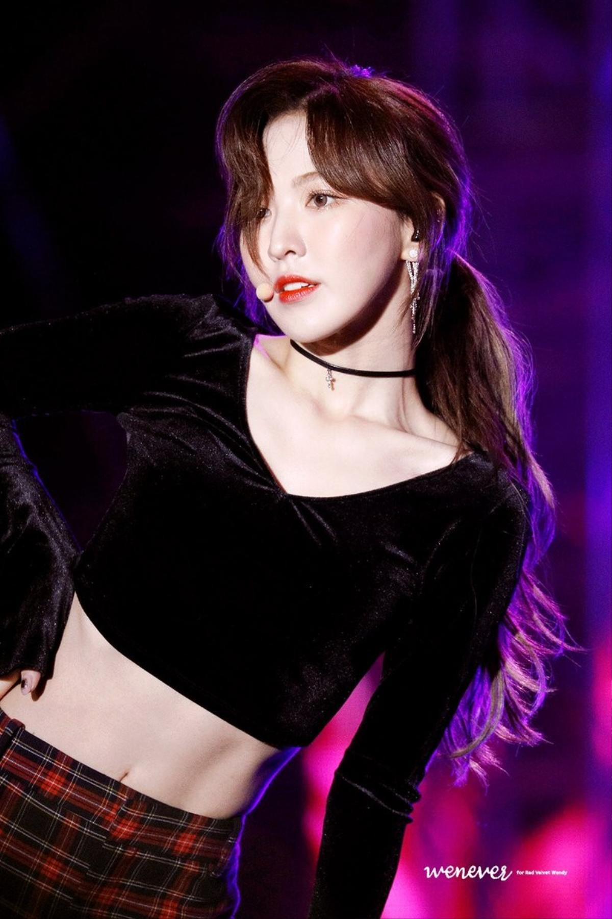 Mới ngày nào còn bụ bẫm, giờ Wendy (Red Velvet) đã có cơ bụng săn chắc không kém gì Seulgi Ảnh 7