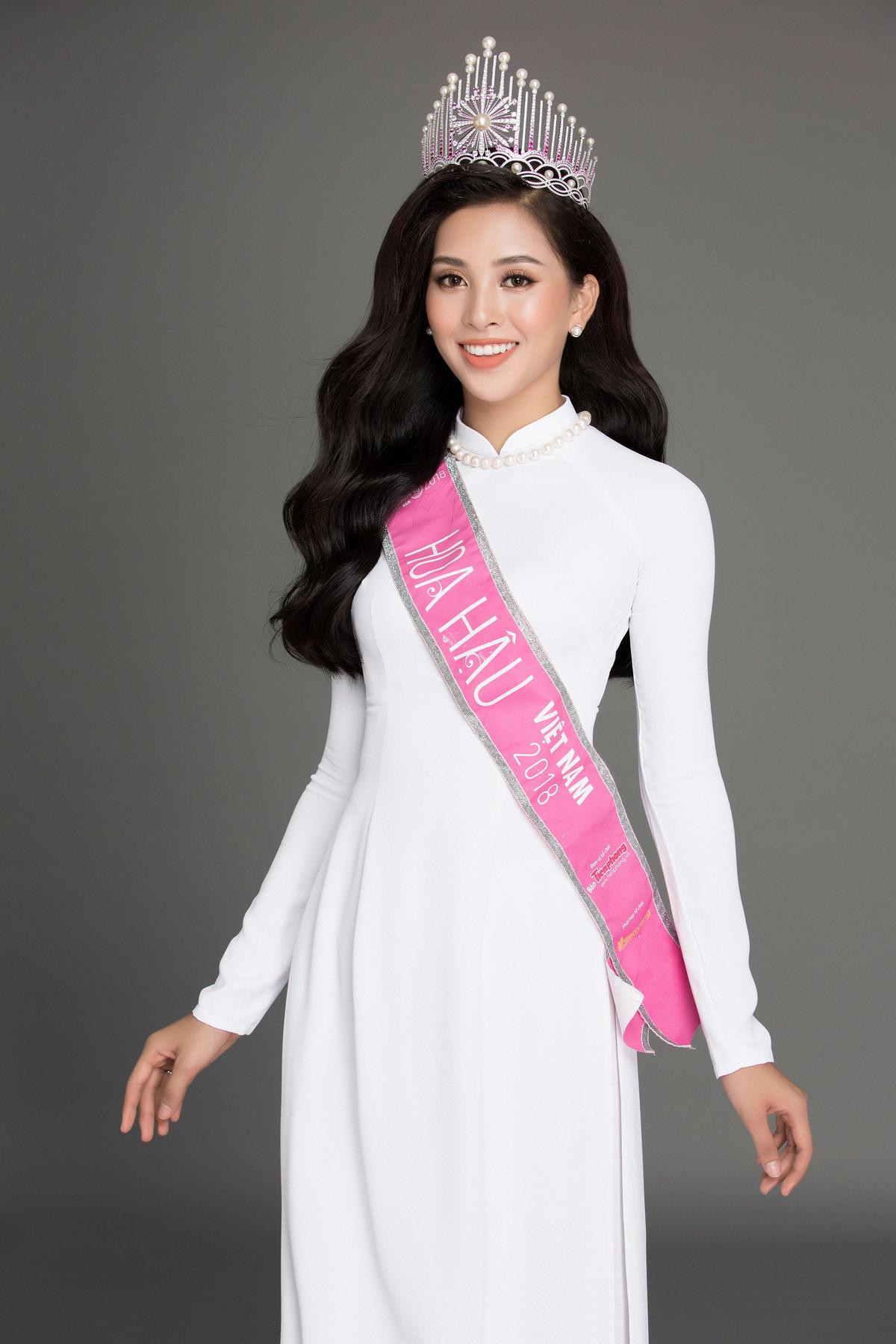 Nguyễn Thị Loan mách nước 3 điều 'vàng ngọc' cho Trần Tiểu Vy chinh phục Miss World 2018 Ảnh 2