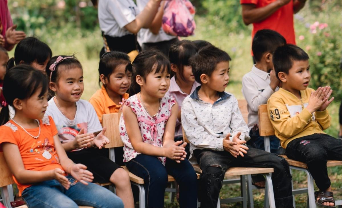 Mừng tuổi mới ý nghĩa như Erik: 'Vác balô' đi dọc 3 miền Bắc - Trung - Nam để làm từ thiện! Ảnh 8