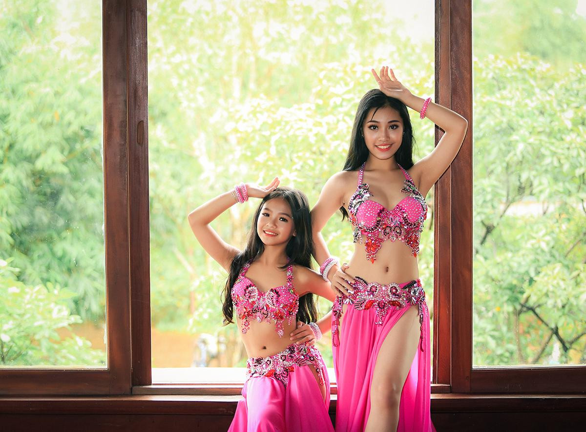 Ngất ngây ngắm trọn bộ ảnh belly dance quyến rũ của tiểu mỹ nhân 11 tuổi Ảnh 4