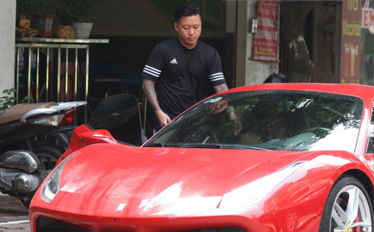 Lý do Tuấn Hưng mạnh tay chi 16 tỷ mua Ferrari 488 GTB vừa gặp tai nạn nát đầu Ảnh 1