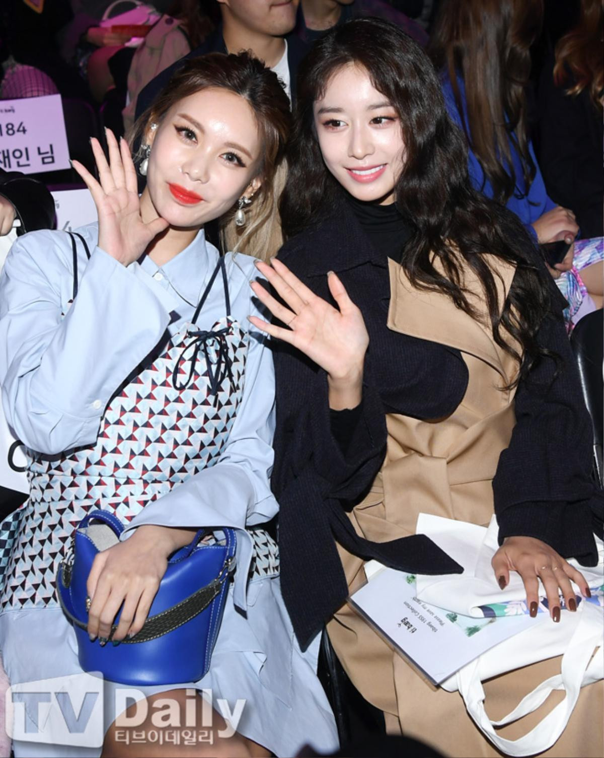 'Chị đại' Gong Hyo Jin cùng Ji Yeon, Hyomin và Qri của T-ara tham dự 'Hera Seoul Fashion Week' ngày 2 Ảnh 42