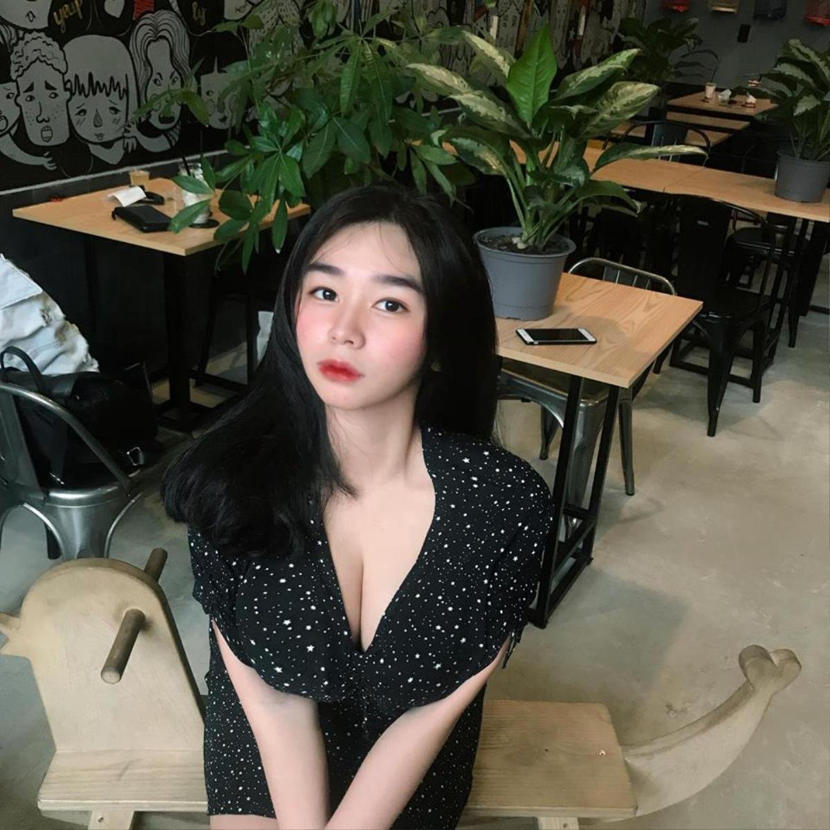 Xuất hiện nữ sinh sở hữu mặt xinh vóc dáng cực bốc lửa dự đoán cạnh tranh với hot girl ngực 1m Ảnh 3