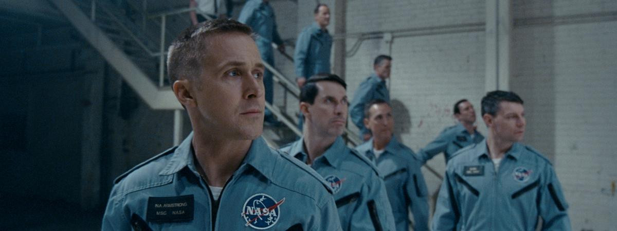 Review 'First Man': Bước chân phát kiến lịch sử của 'ông bố mẫu mực' Neil Armstrong Ảnh 7