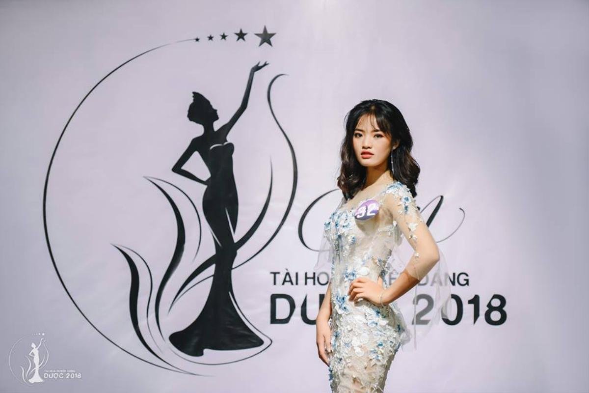 Ngoài hot girl 'Nóng cùng World Cup' Trâm Anh, gái học Dược còn nhiều người xinh hơn thế nữa kia! Ảnh 20