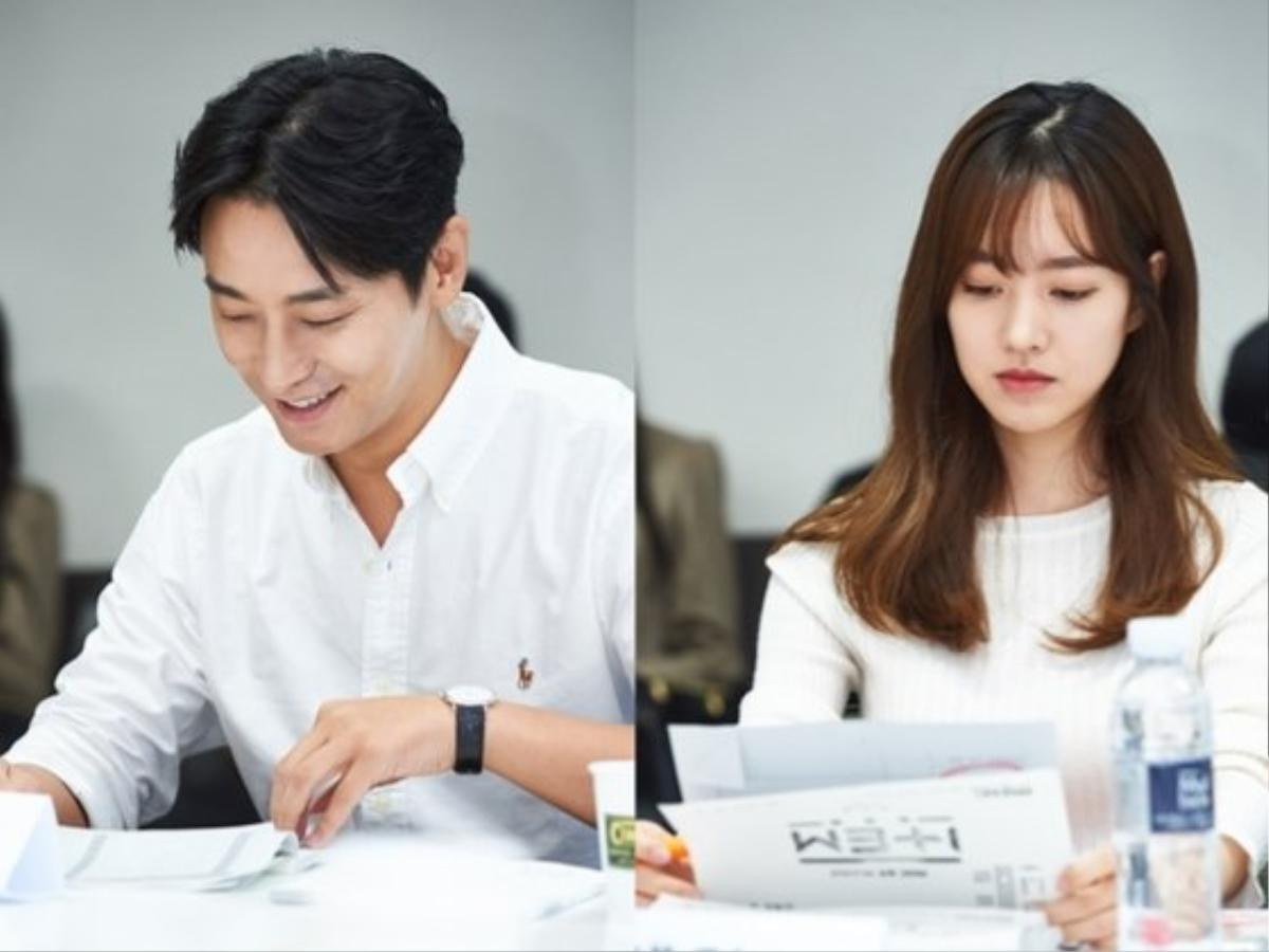 Joo Ji Hoon, Jin Se Yun, Kim Kang Woo và Kim Sun A rạng rỡ trong buổi đọc kịch bản đầu tiên của ‘Item’ và ‘Red Moon Blue Sun’ Ảnh 2