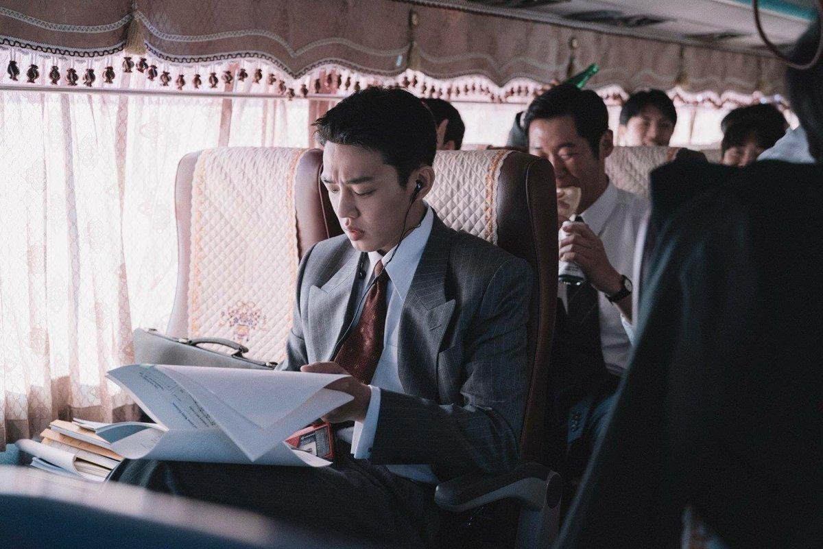 ‘Sovereign Default’: Bom tấn của Yoo Ah In tung trailer đầy căng thẳng và tuyệt vọng Ảnh 3