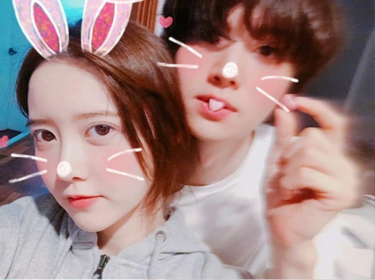 'Nàng cỏ' Goo Hye Sun khoe nhẫn cưới do chồng trẻ Ahn Jae Hyun thiết kế Ảnh 2