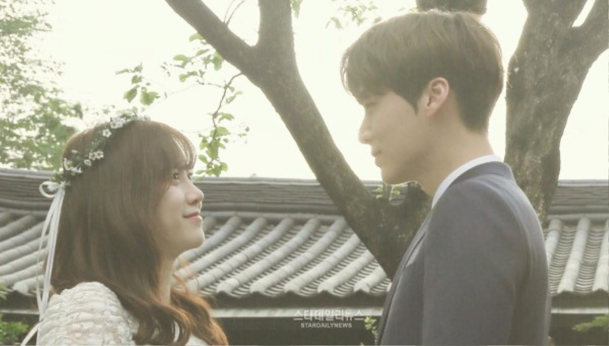 'Nàng cỏ' Goo Hye Sun khoe nhẫn cưới do chồng trẻ Ahn Jae Hyun thiết kế Ảnh 5