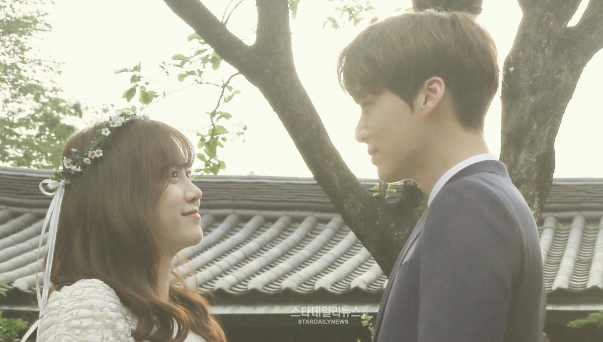 Goo Hye Sun bất ngờ tiết lộ chiếc nhẫn cưới do chính ông xã 'Vì sao đưa anh tới' Ahn Jae Hyun thiết kế Ảnh 3