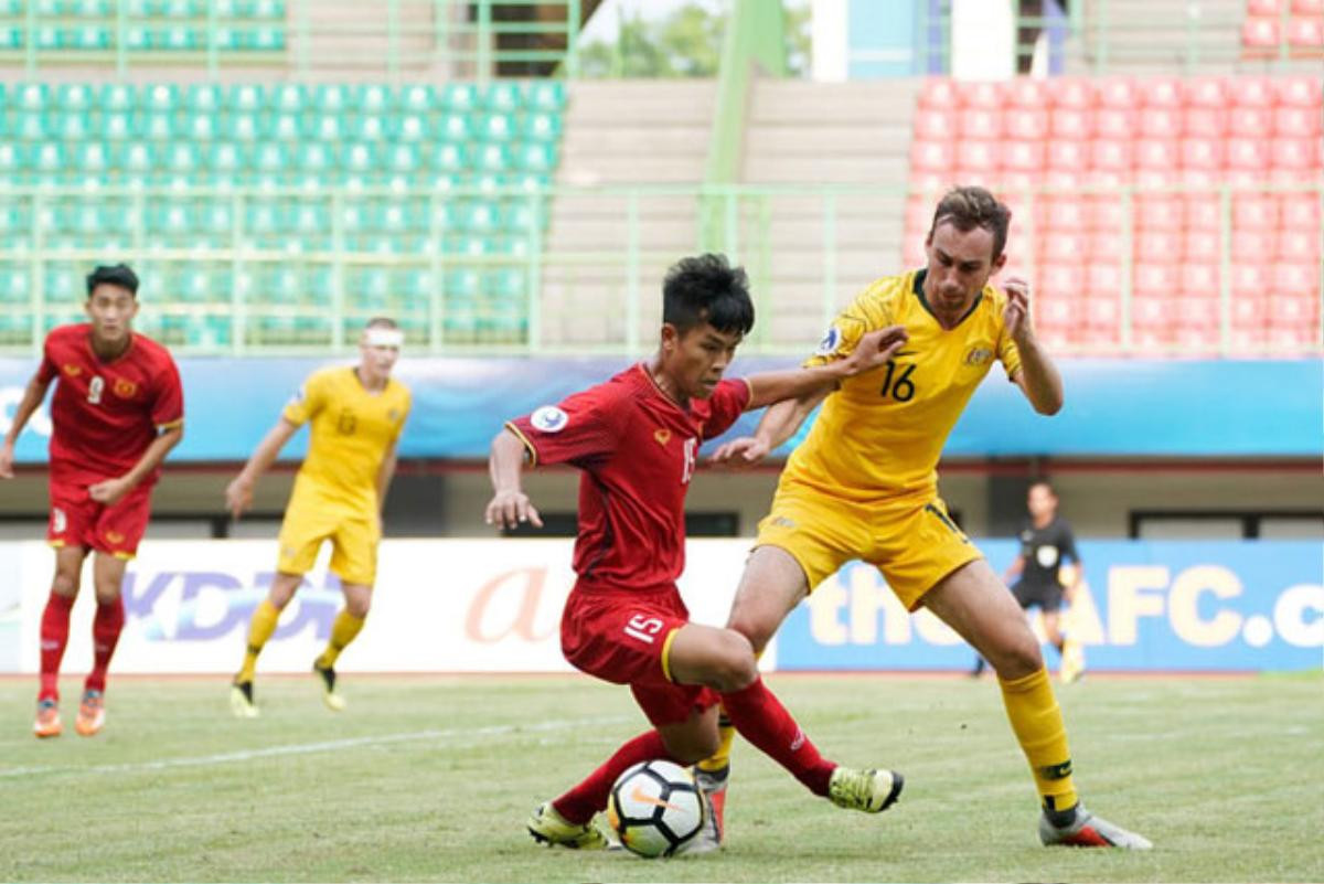 HLV Hoàng Anh Tuấn: ‘Các cầu thủ U19 Việt Nam chơi tự ti, sợ hãi' Ảnh 1