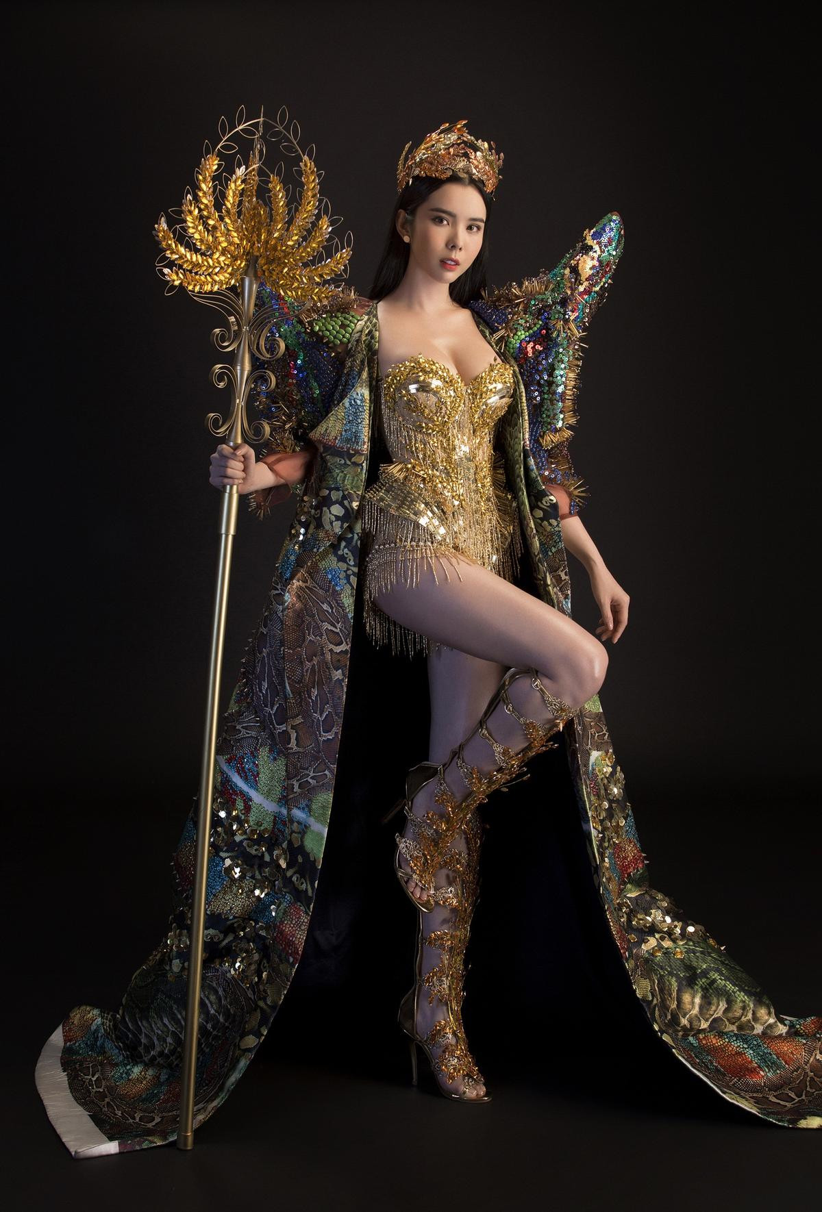 Huỳnh Vy khoe hình thể bốc lửa với 'Nữ thần mùa màng' nặng 20 kg ở Miss Tourism Queen Worldwide 2018 Ảnh 3