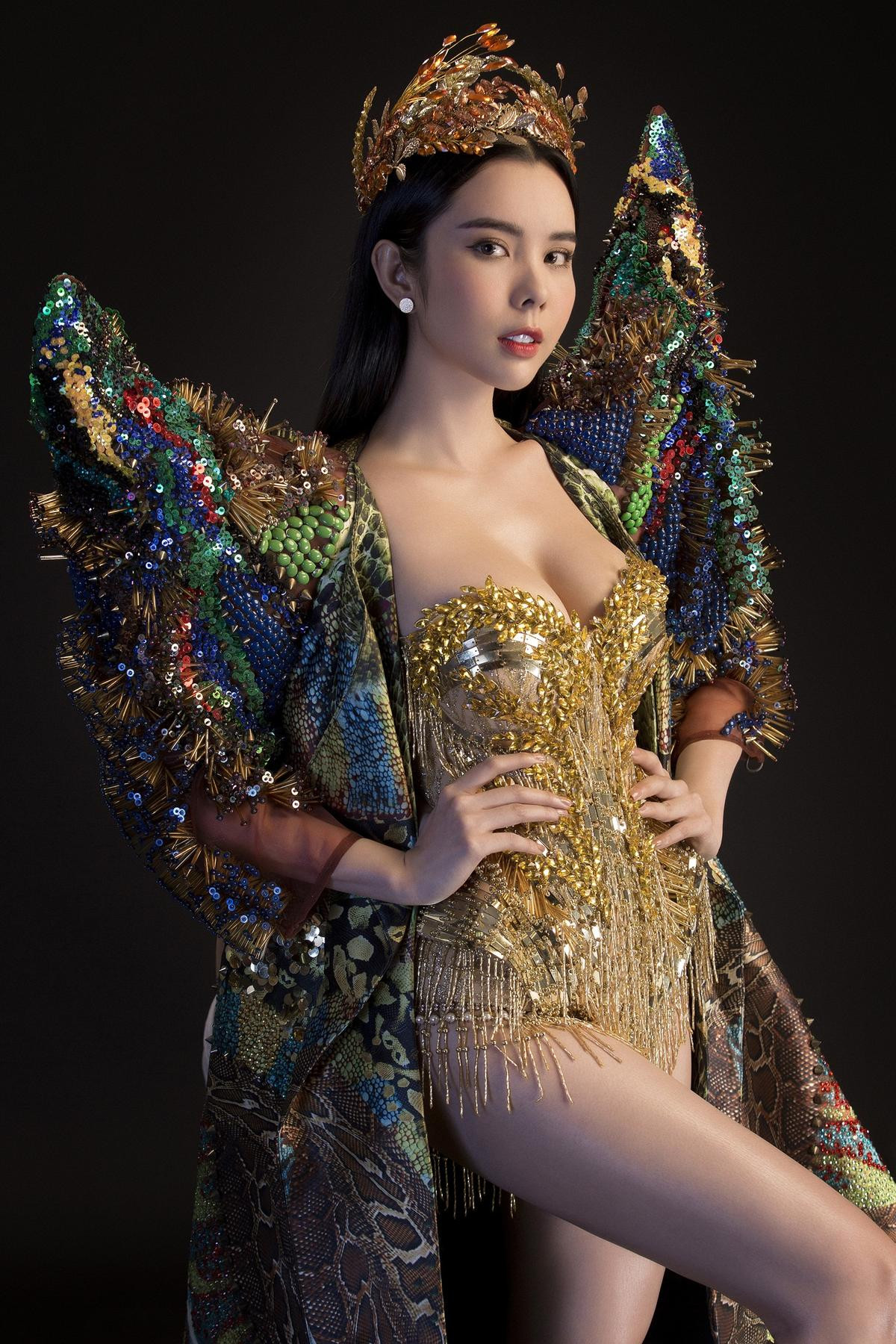 Huỳnh Vy khoe hình thể bốc lửa với 'Nữ thần mùa màng' nặng 20 kg ở Miss Tourism Queen Worldwide 2018 Ảnh 5