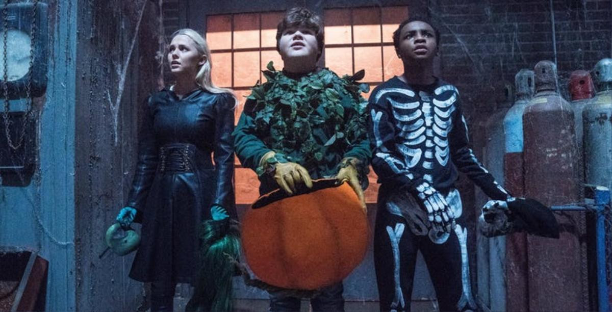 'Goosebumps 2: Haunted Halloween': Kém hấp dẫn so với phần đầu nhưng vẫn đủ giải trí đối với khán giả nhỏ tuổi Ảnh 1