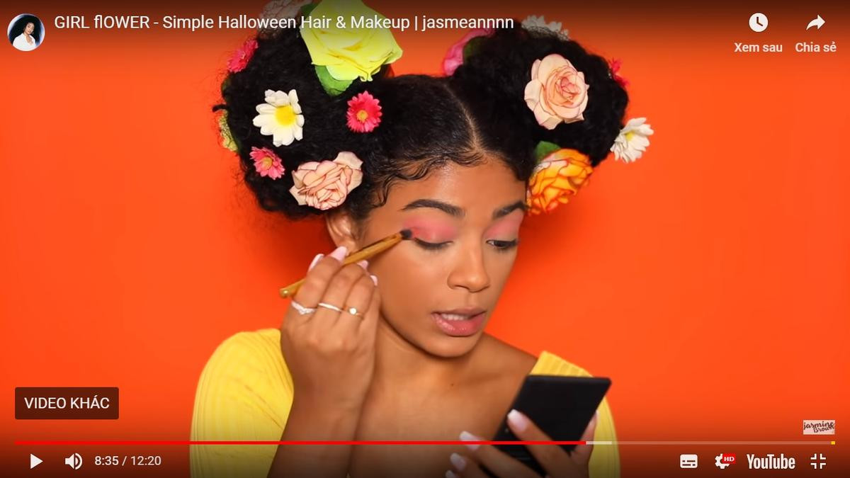 Kylie Jenner makeup đầu lâu đáng sợ cho ngày Halloween, phong cách mắt lộn ngược trở thành hot-trend Ảnh 3