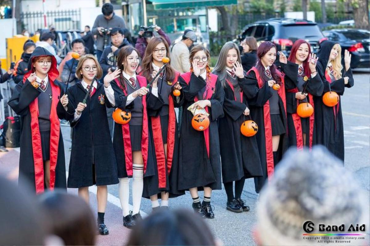 Những trang phục Halloween vừa buồn cười vừa sợ ai nhìn cũng muốn 'té ghế' của sao Kpop Ảnh 5