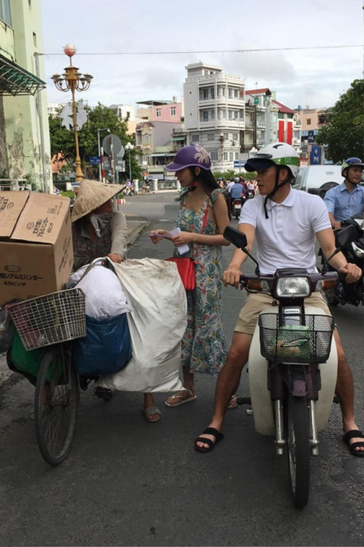 'Chết cười' cùng loạt quà tặng 'độc nhất vô nhị' Thủy Tiên được fan ưu ái gửi tặng Ảnh 6