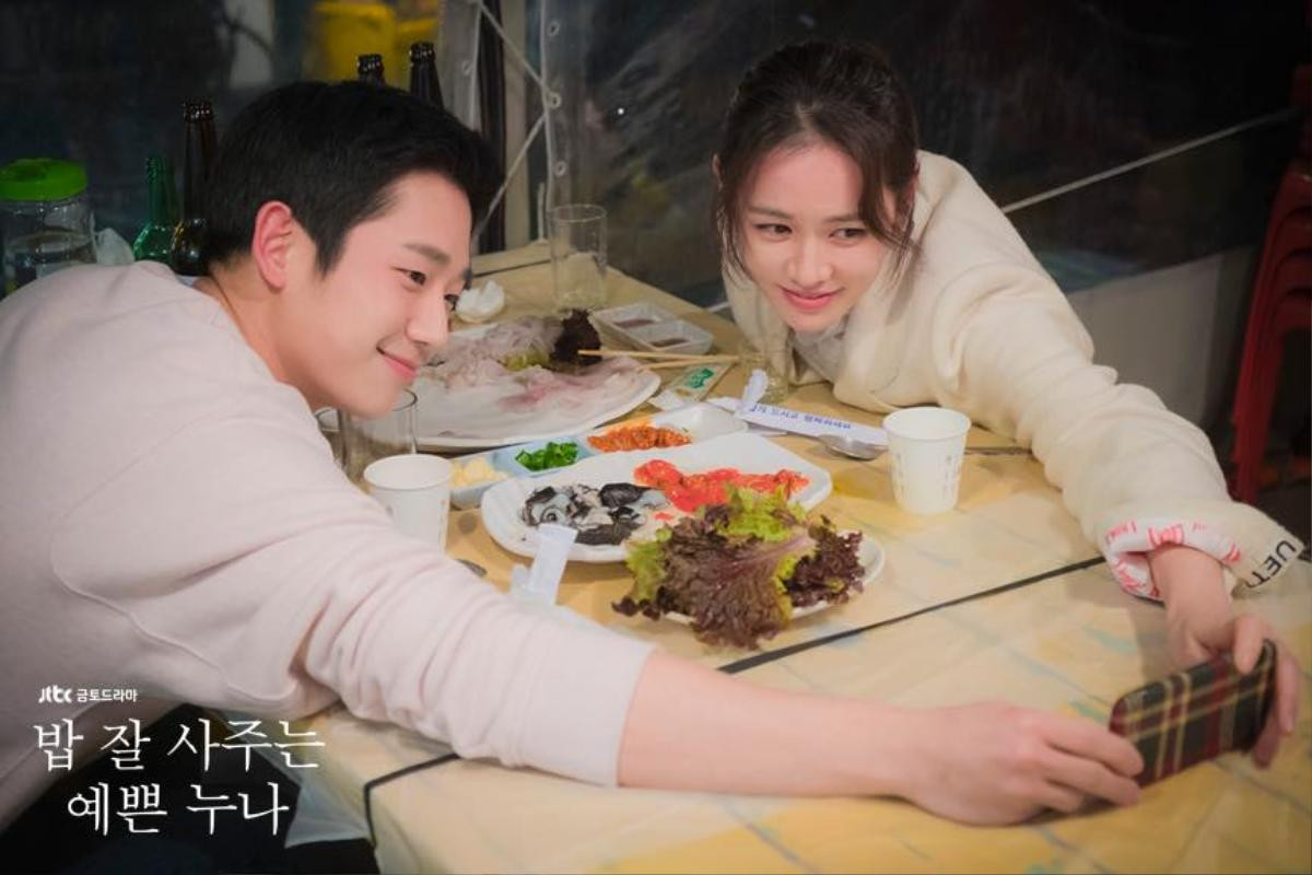 Son Ye Jin và Jung Hae In nói gì về việc mua thức ăn cho nhau? Ảnh 2