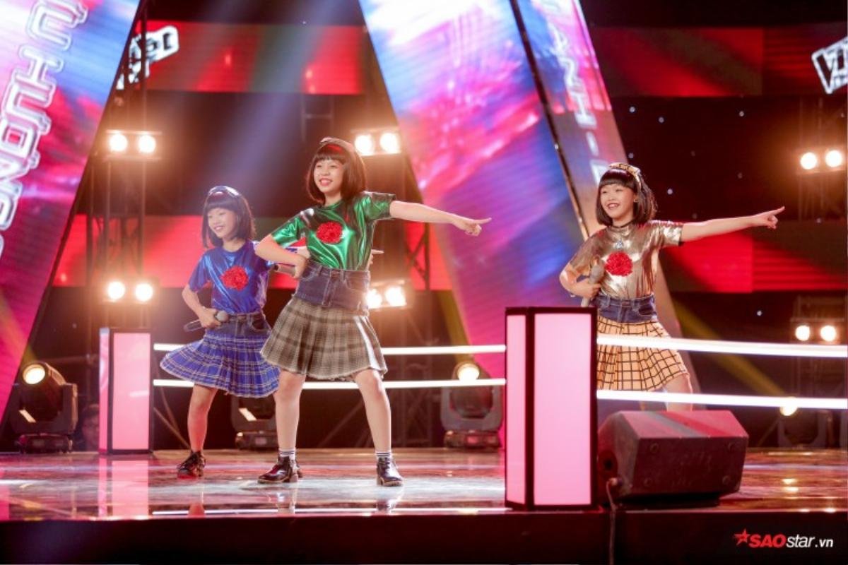 'Khoác áo mới' cho 'Đóa hoa hồng' tại The Voice Kids 2018, Hồ Hoài Anh - Lưu Hương Giang nhận ngay 'feedback' từ Chi Pu Ảnh 2