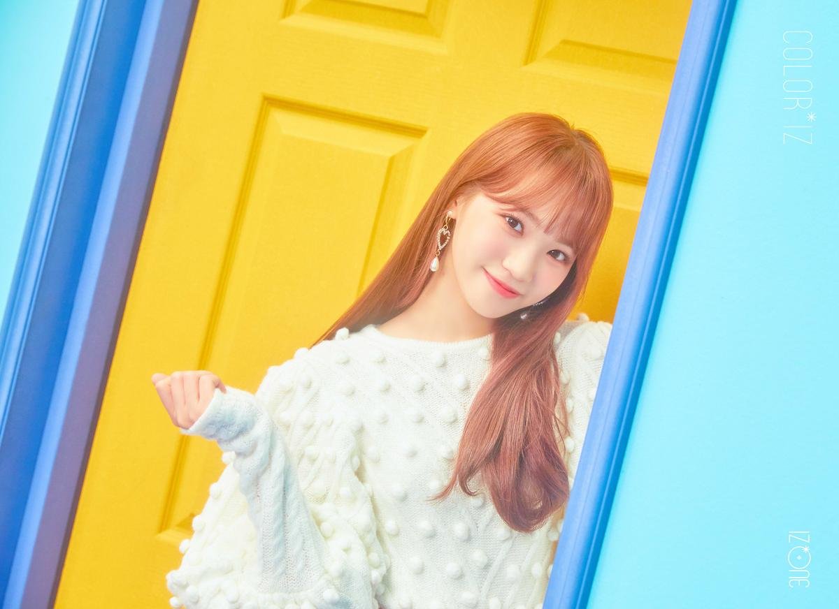 Tân binh IZ*ONE chính thức debut với 'La Vie en Rose' và đã có thành tích đầu tiên! Ảnh 2