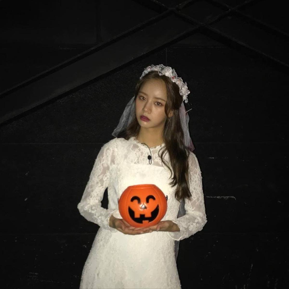 Gục ngã trước những 'dã quỷ' làng Kbiz mùa Halloween Ảnh 9