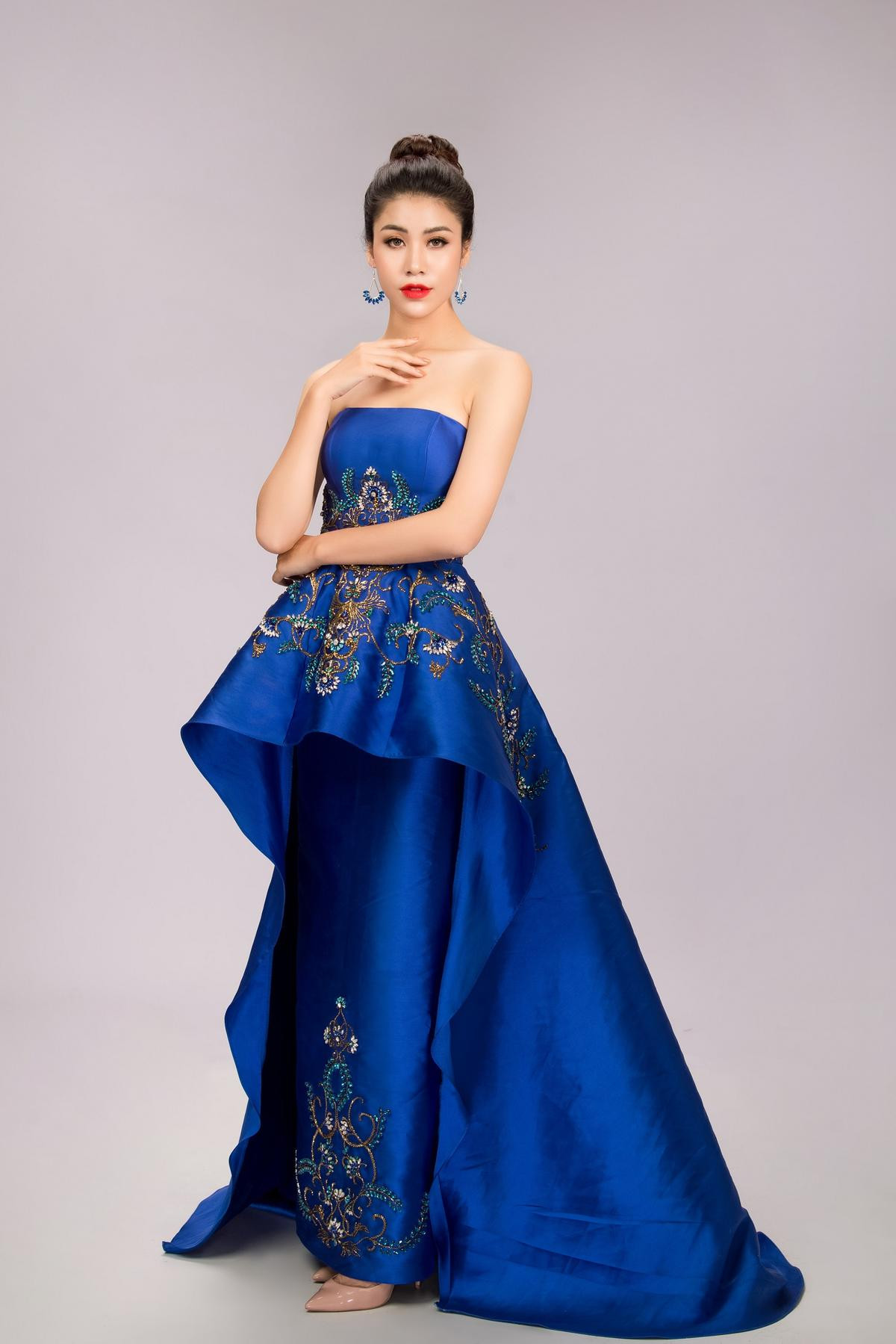 Á hậu Ngọc Huyền đụng váy Miss Grand 2015 ngay trong bộ ảnh công bố là đại diện Việt tại Miss Model of The World 2018 Ảnh 4