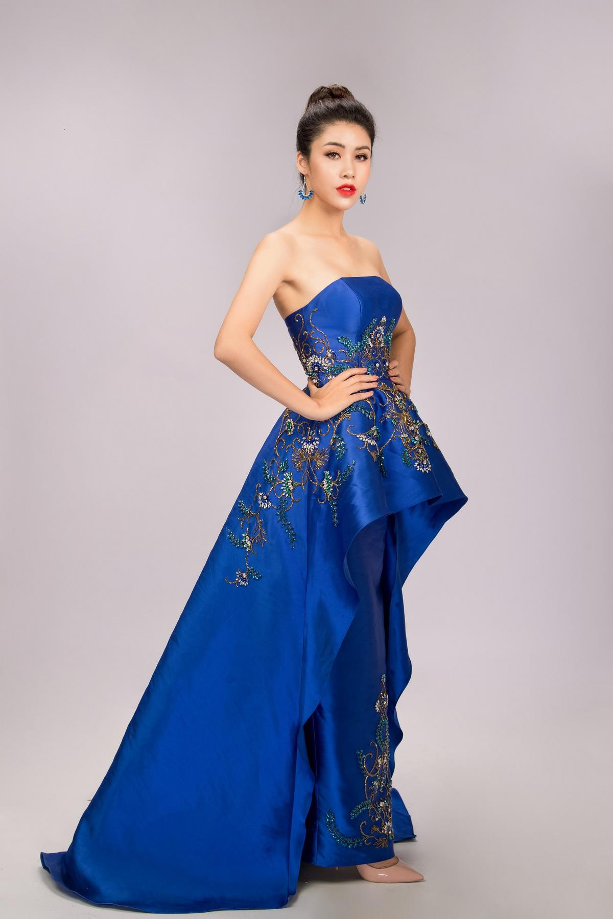 Á hậu Ngọc Huyền đụng váy Miss Grand 2015 ngay trong bộ ảnh công bố là đại diện Việt tại Miss Model of The World 2018 Ảnh 5