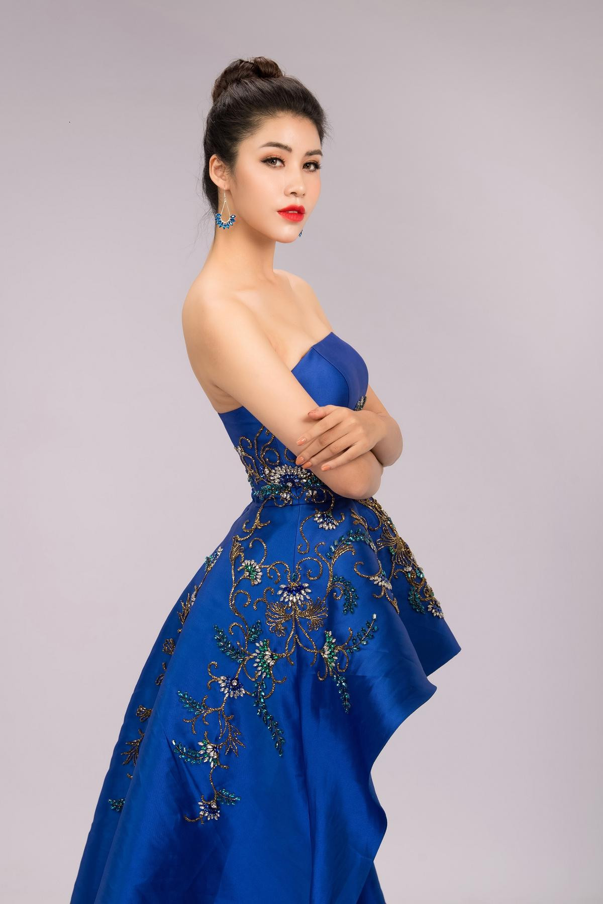 Á hậu Ngọc Huyền đụng váy Miss Grand 2015 ngay trong bộ ảnh công bố là đại diện Việt tại Miss Model of The World 2018 Ảnh 7