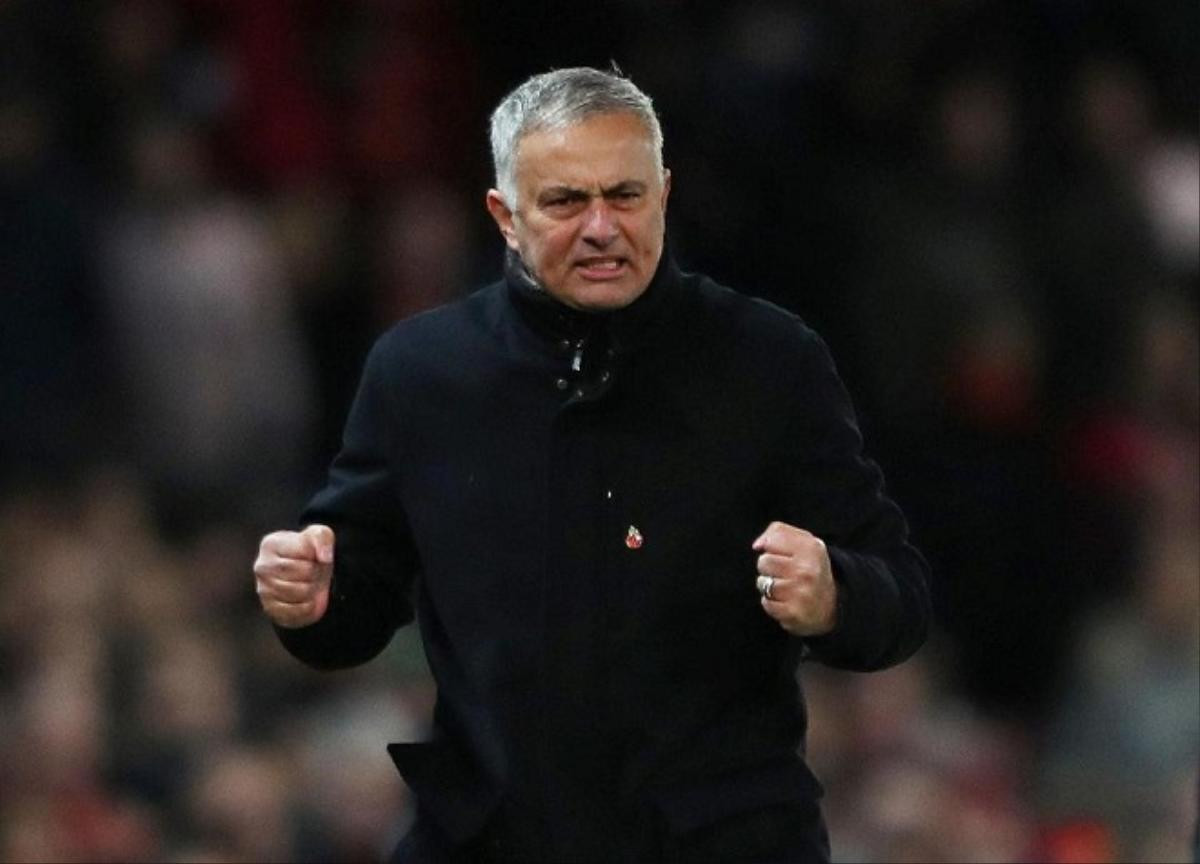 NÓNG: Mourinho lại nổi điên với Phó chủ tịch Ed Woodward Ảnh 1