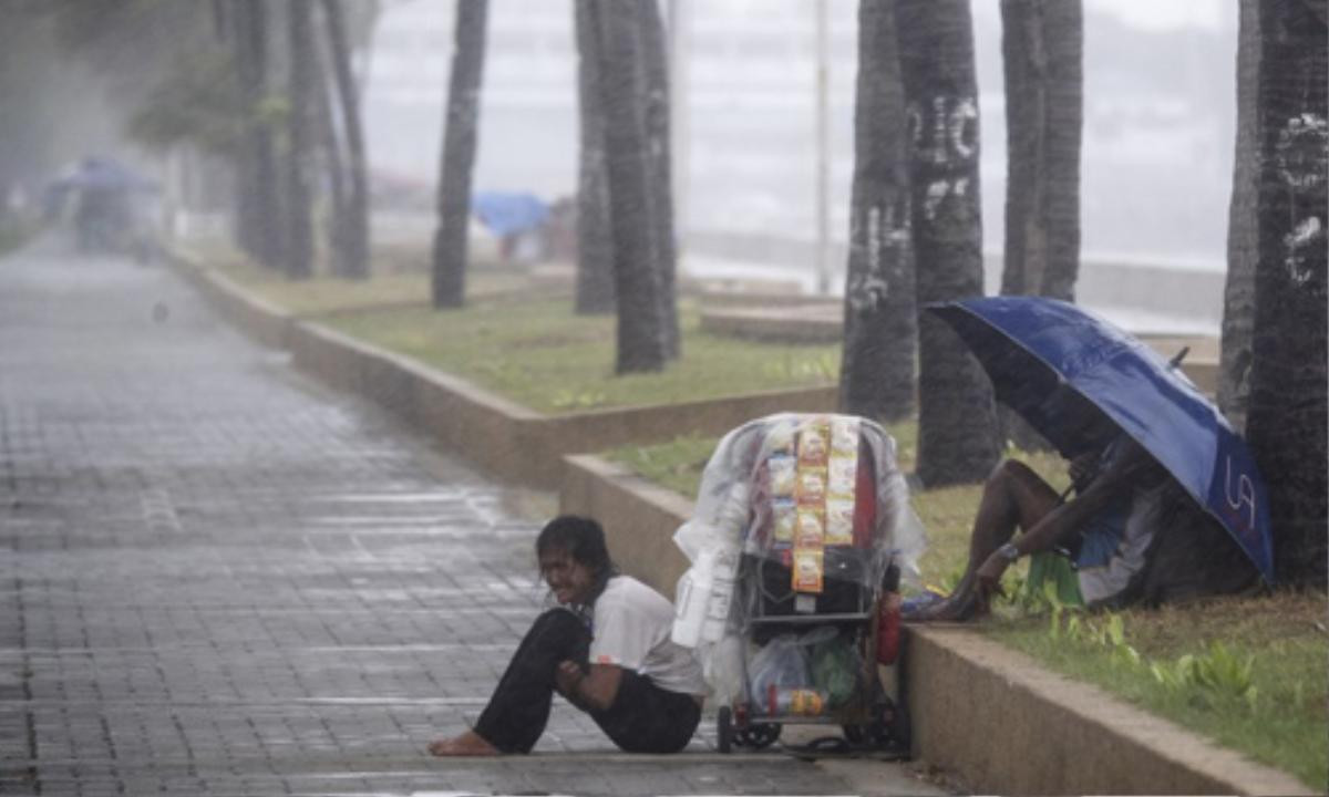 5 người chết, hàng chục người có thể bị chôn vùi do bão Yutu ở Philippines Ảnh 1